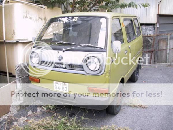 http://i392.photobucket.com/albums/pp6/borahighline/dynga/daihatsu-hijet-1972-1.jpg