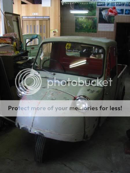 http://i392.photobucket.com/albums/pp6/borahighline/dynga/daihatsu-midget-1970-1.jpg