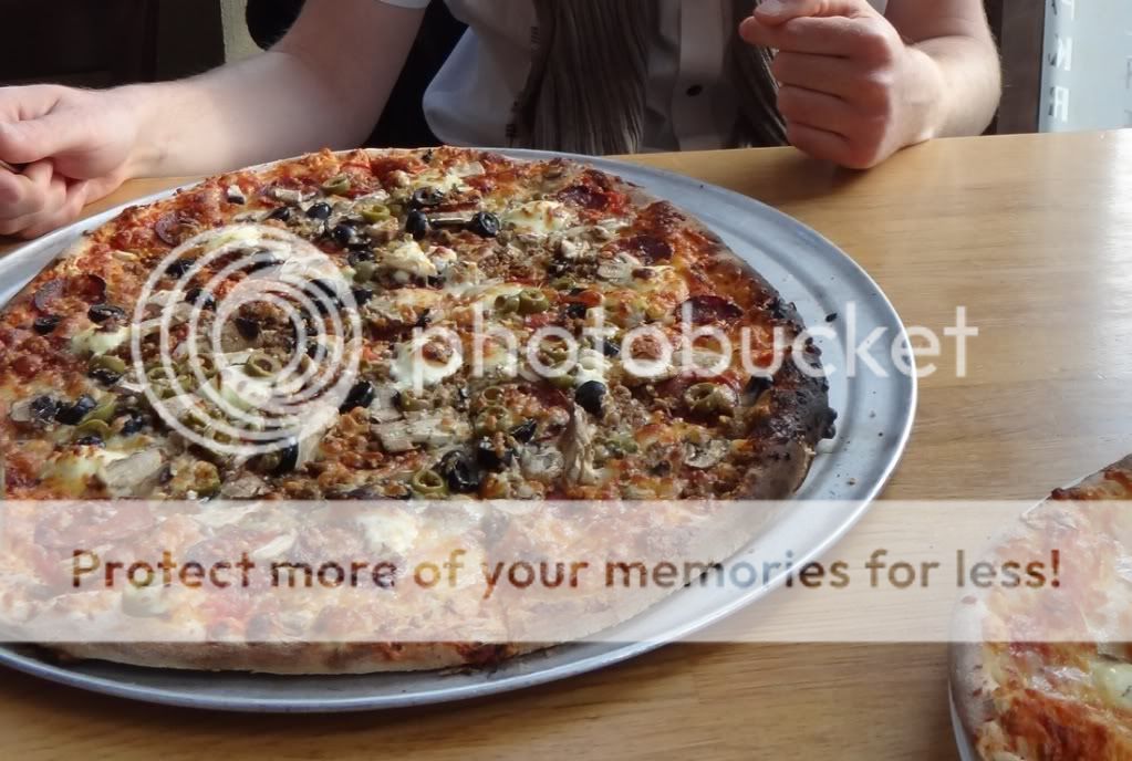 [Image: islpizz.jpg]