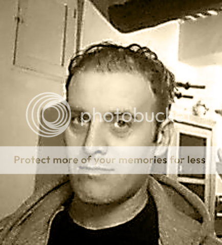 http://i392.photobucket.com/albums/pp8/Clad84/Moi.png